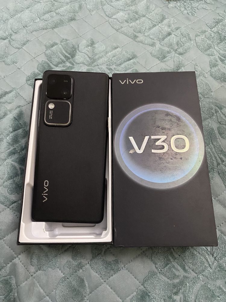 Vivo. V30. 5G.   12+12+256