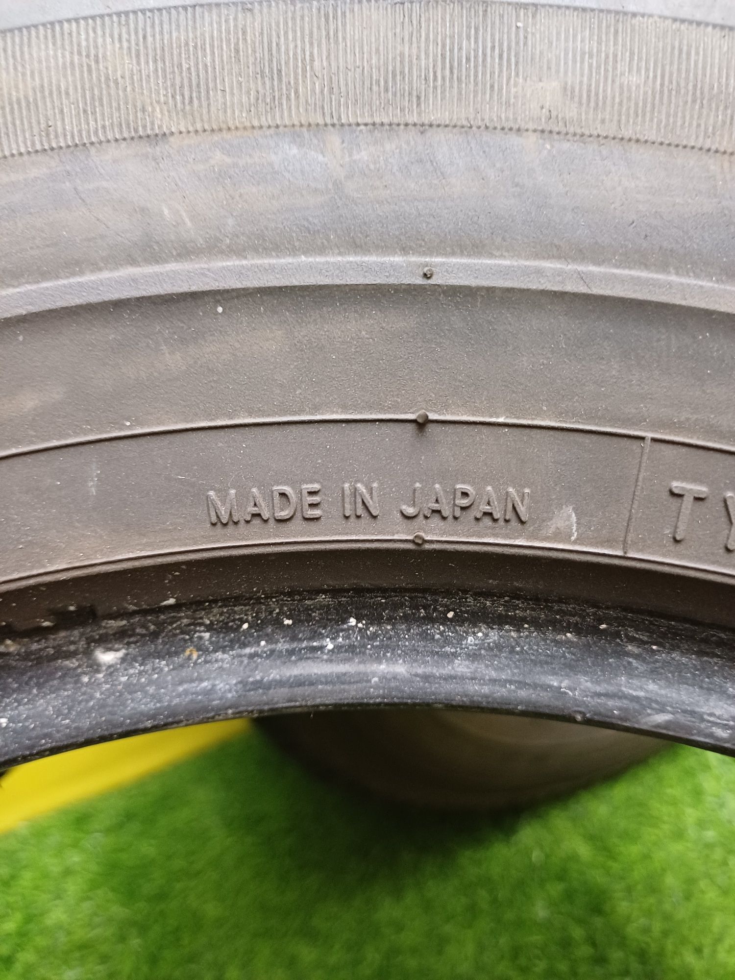 Шины 215/70/R15C TOYO пара.
