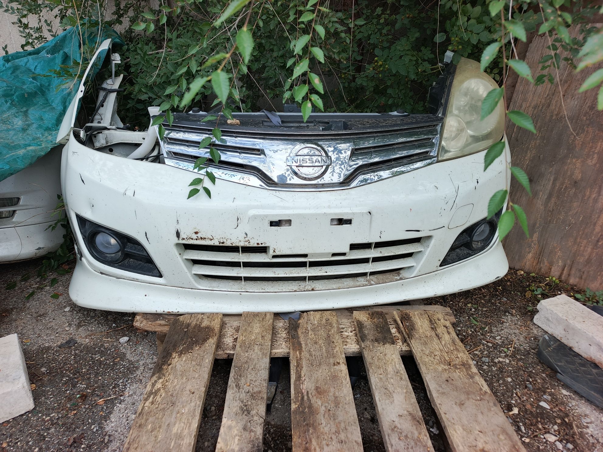 Nissan Not Ноускат E11 09-13 (фар.бампер.радиат.)