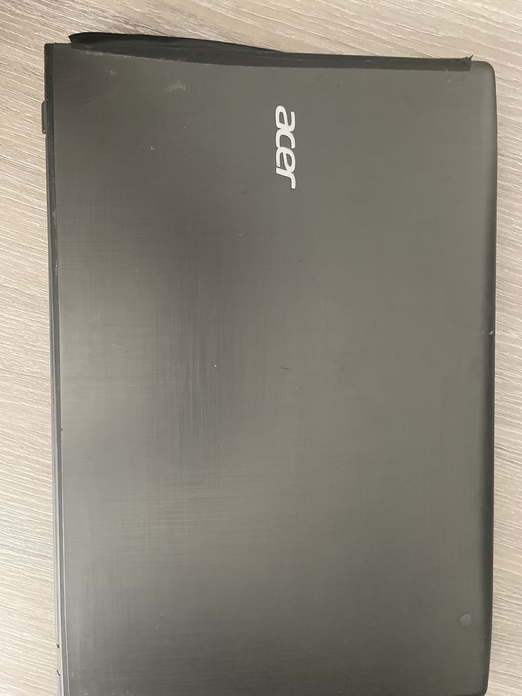 Ноутбук Acer Aspire E5-553G. на запчасти, включается