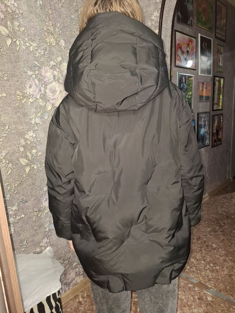 Продам зимний пуховик 158 см