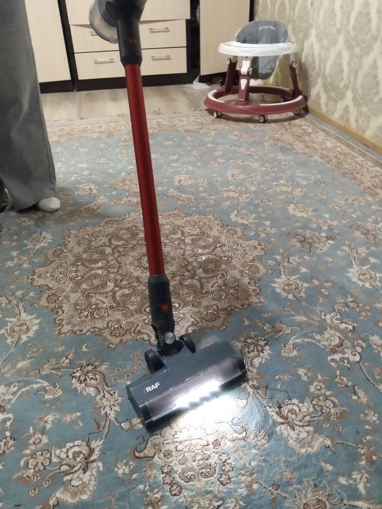 беспроводной вертикальный пылесос