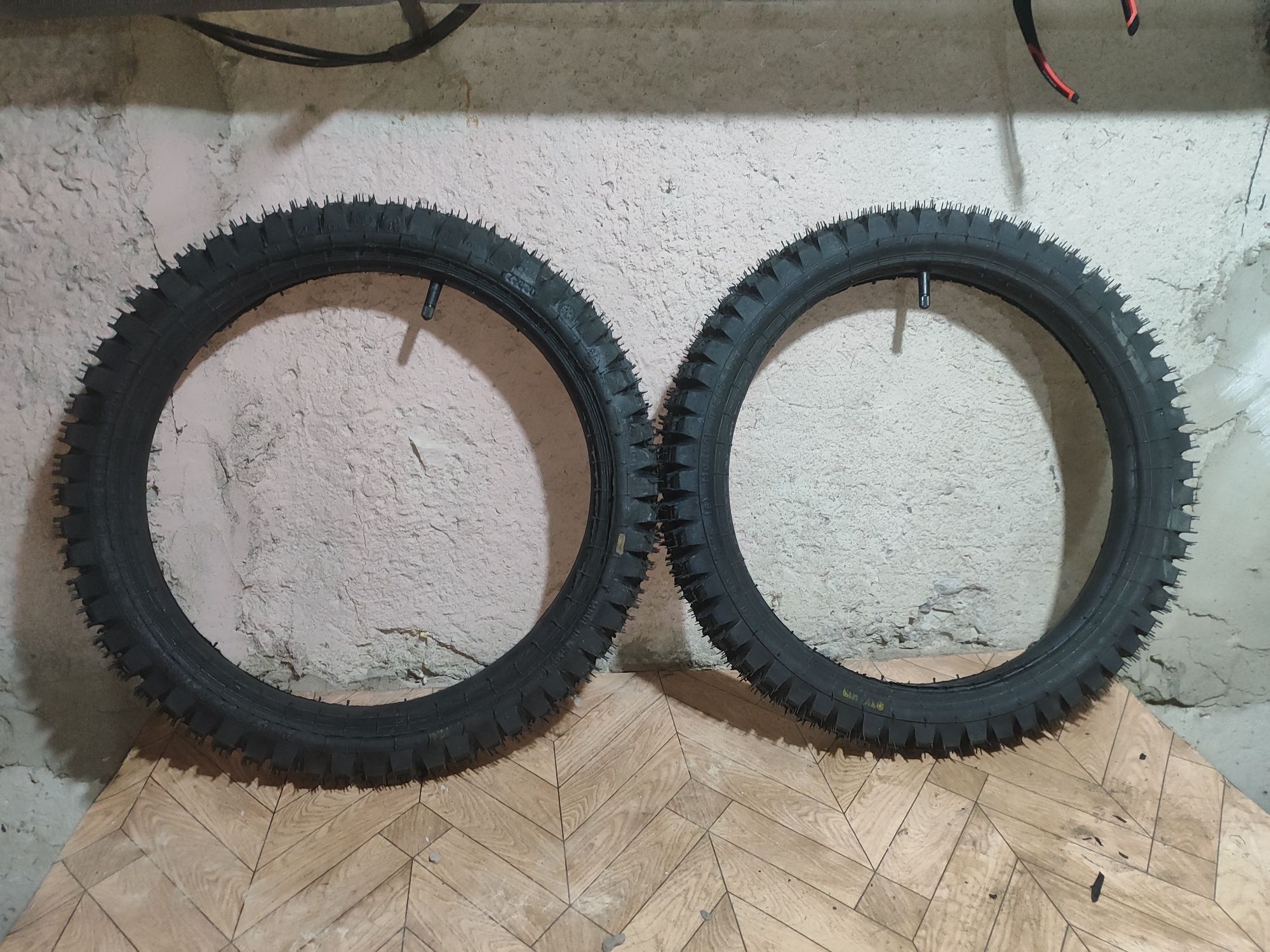 Мотошина Л263 2.75/100 - 16 для мопедов Карпаты, Верховина, Рига и др.