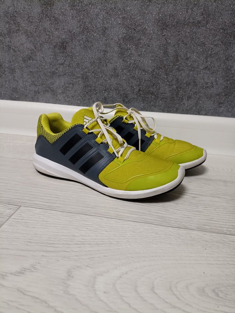 Кроссовки ADIDAS, оригинал. Производство Вьетнам.