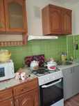 Продам трехкомнатную в кирпичном доме с мебелью и техникой,  середина,