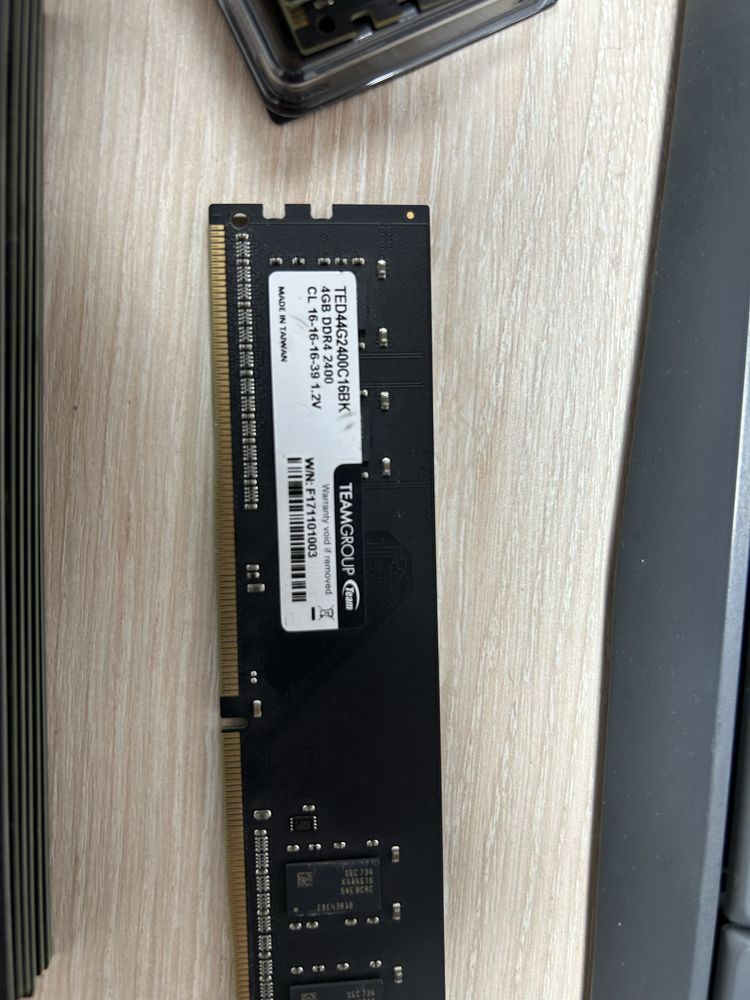 Продам озу 4GB  и 8 Gb