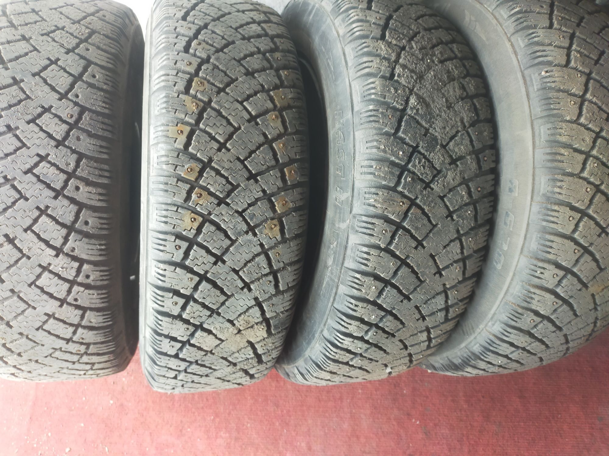 Продам железные диски с зимней резиной!