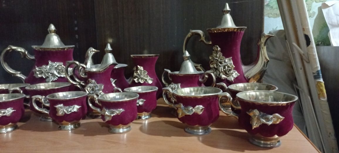 Продам подарочный сервиз