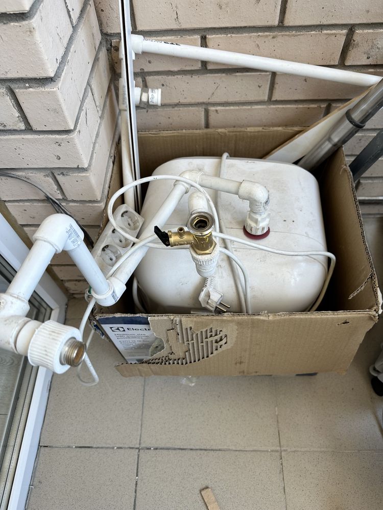 Водонагреватель Electrolux