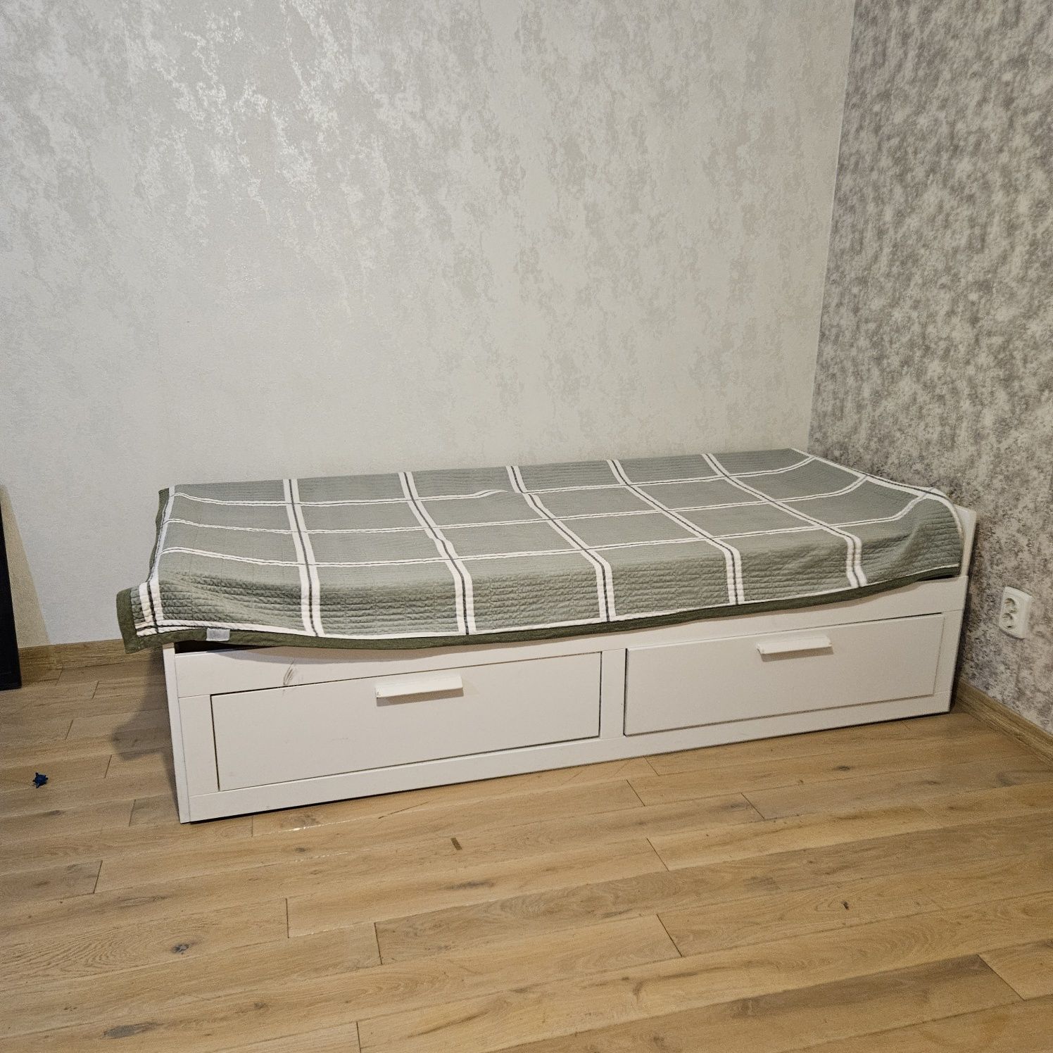Кровать IKEA Бримнэс