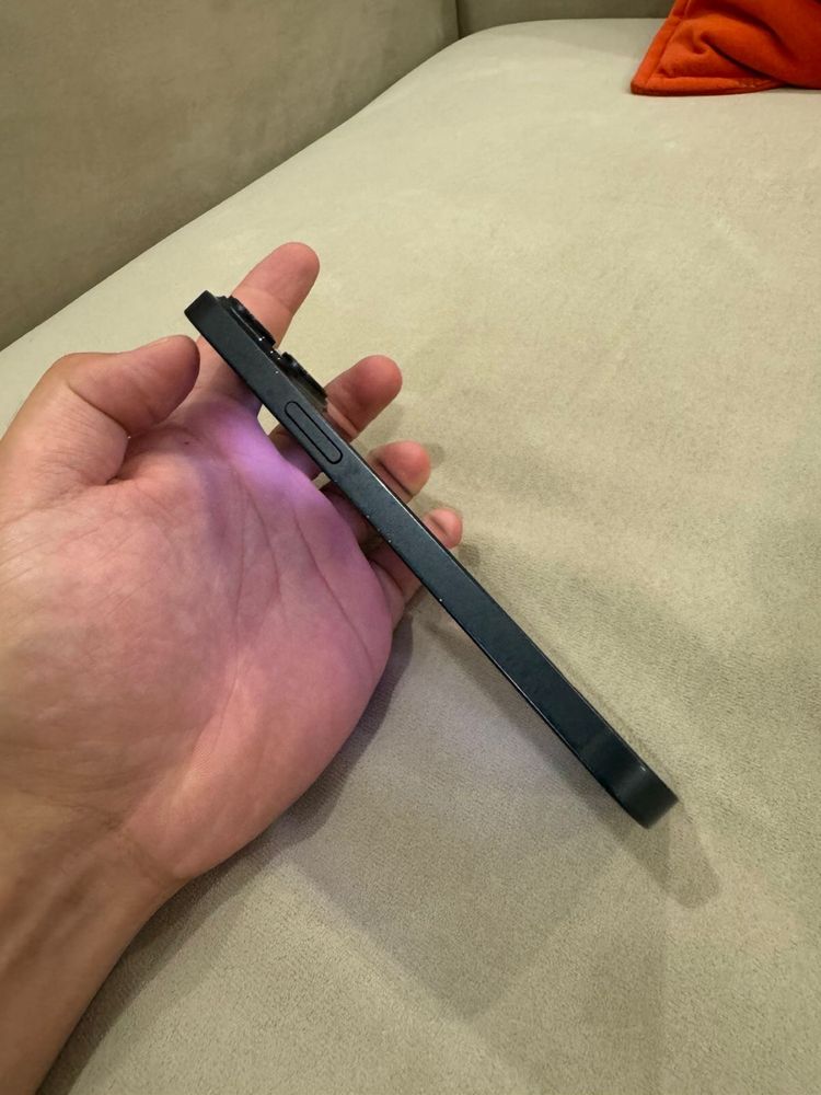 Продам Iphone 14 128g
