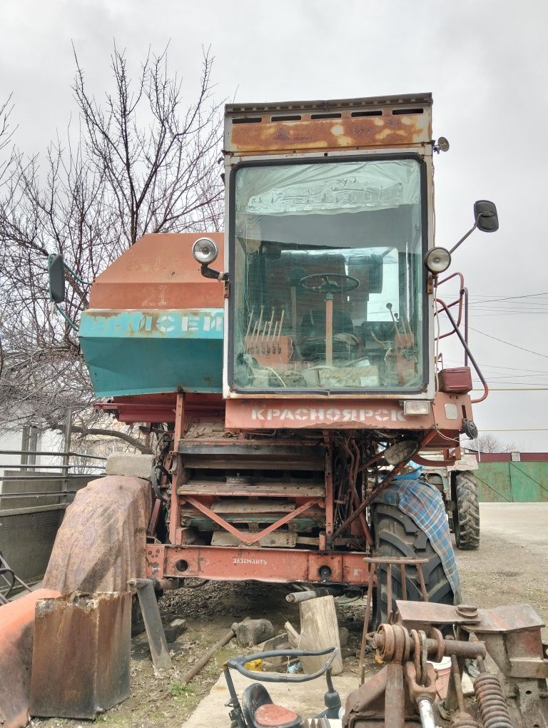 Продам  комбайн в норм состоянии