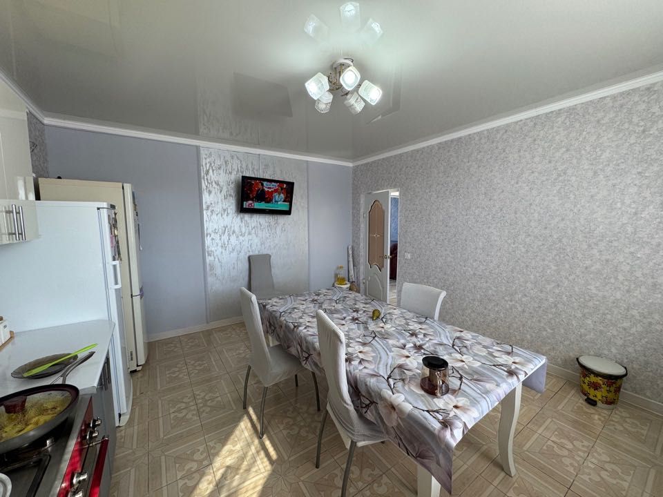Продам коттедж в р.Акжар 2, участок 1323
