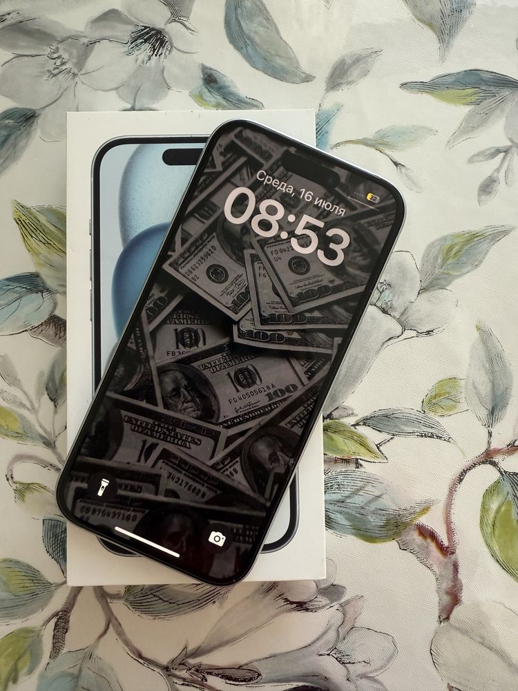 Продам айфон 15 128 гб