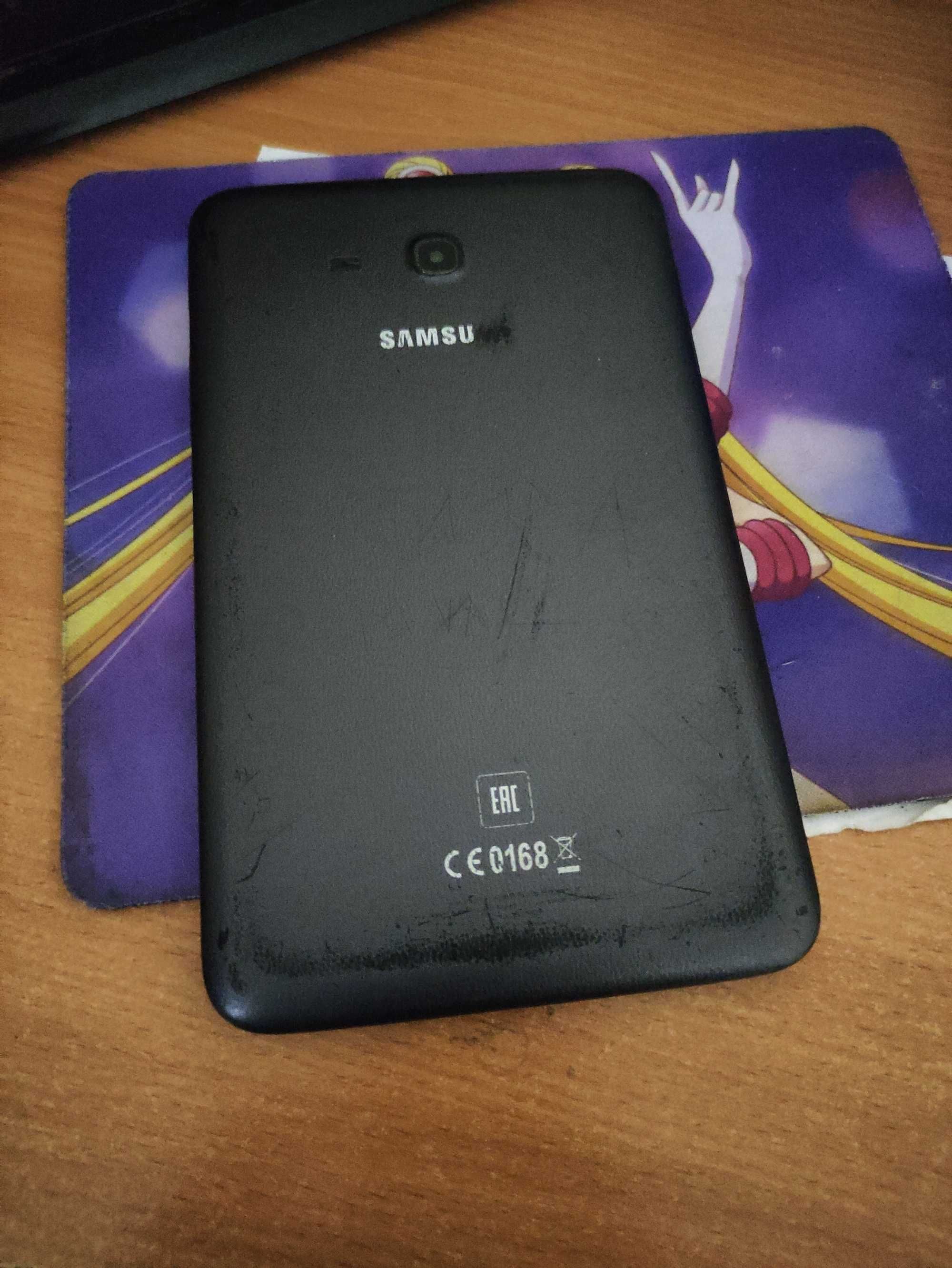Планшет samsung в хорошем состоянии