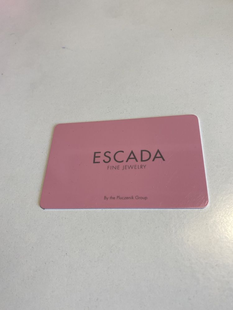 Продам золотое кольцо Escada с бриллиантами