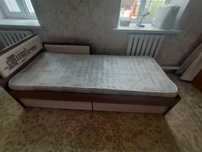 Продам кровать с выдвижными ящиками