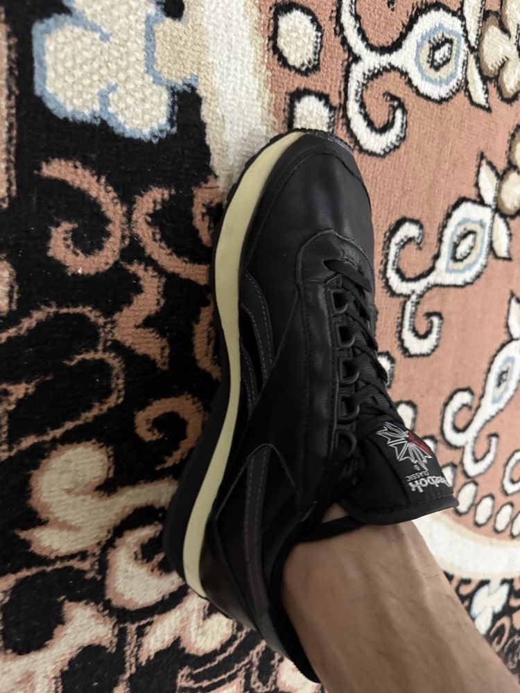 Продам кроссовки Reebok classic