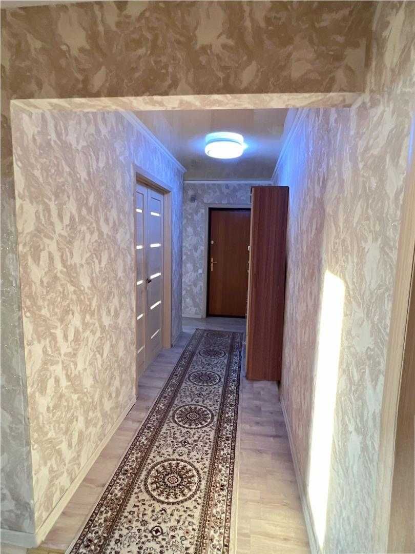Продам 3-х УП на 8 мкр, 3/9 этаж, не угловая,