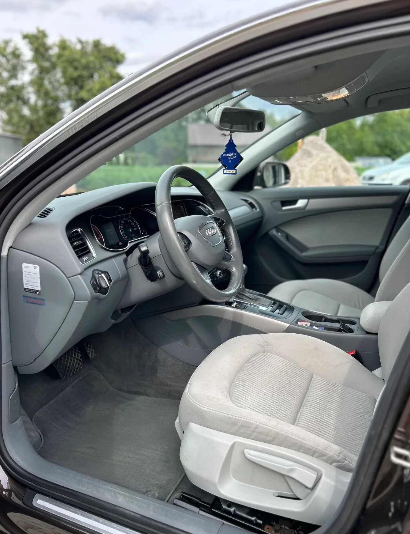 Автомобиль Audi A4