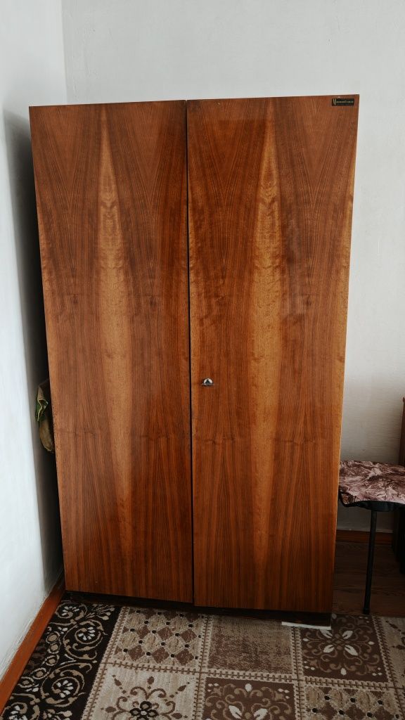 Продам спальный гарнитур