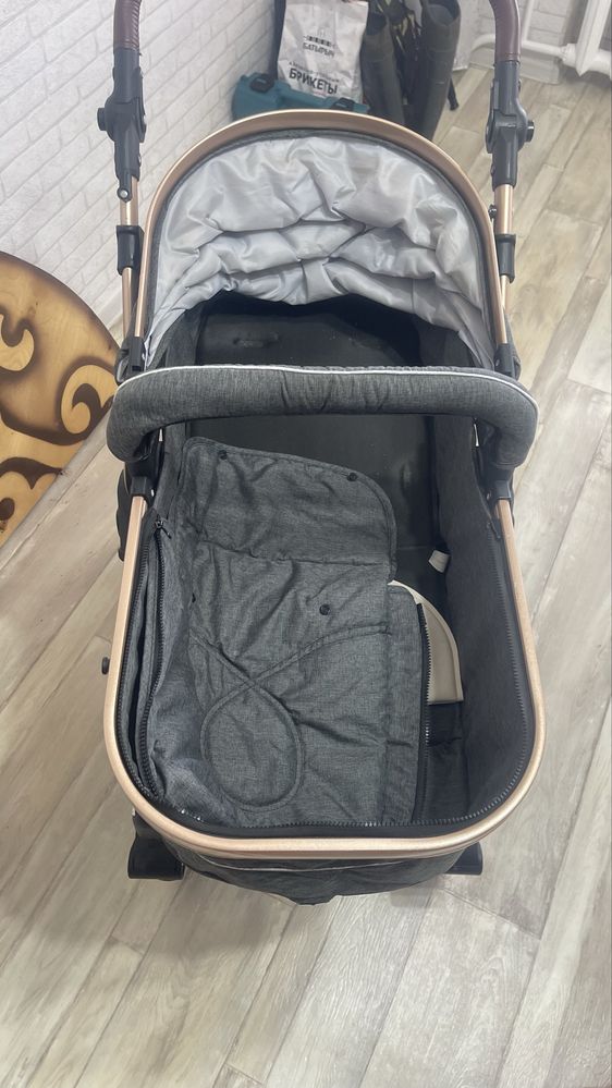 Продам детскую коляску