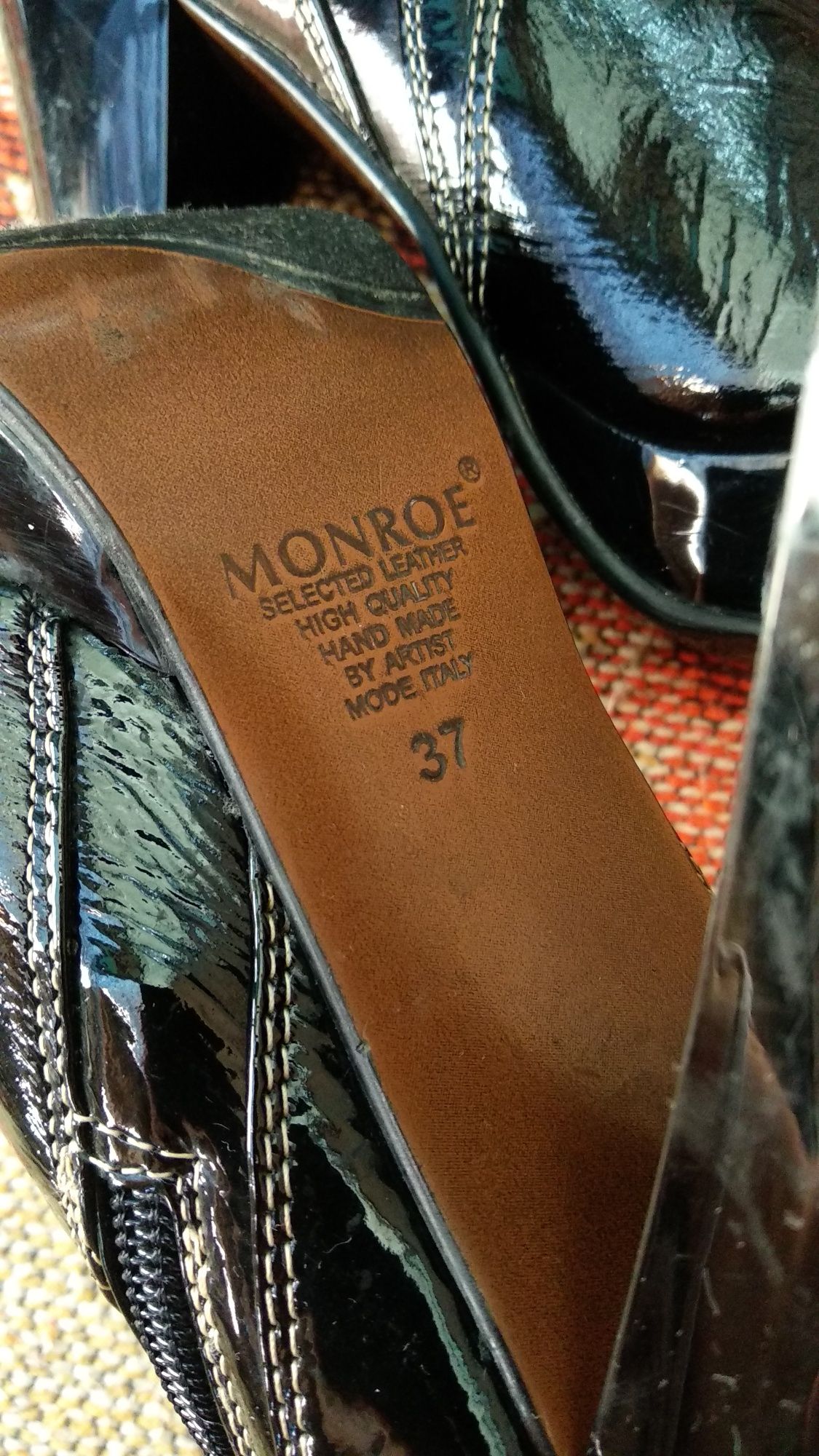 Женские брендовые сапоги фирмы "MONROE" maden ITALY.