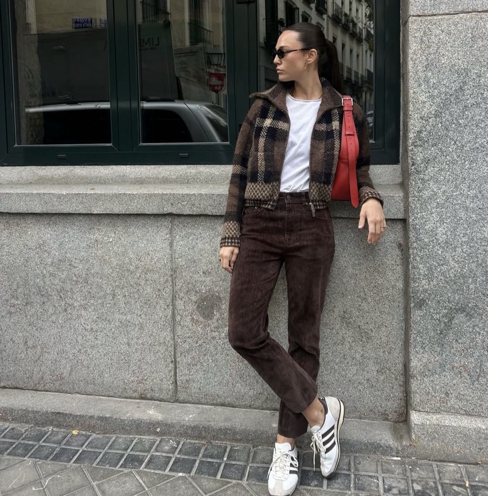 Джинсы Zara с этикеткой