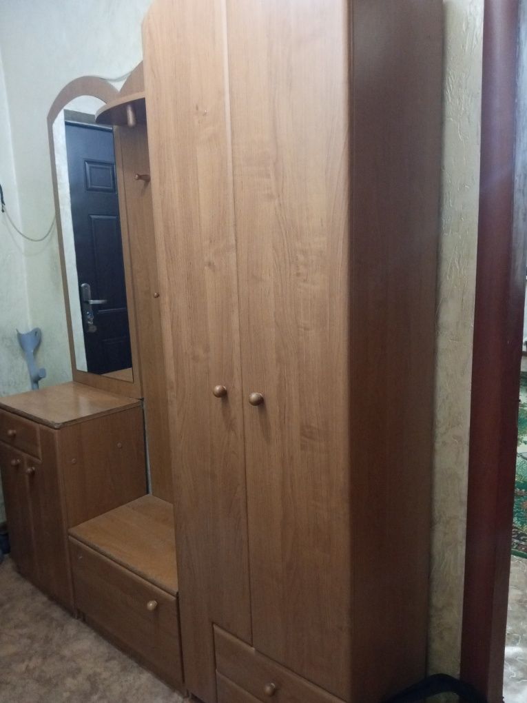 Продам прихожую бу