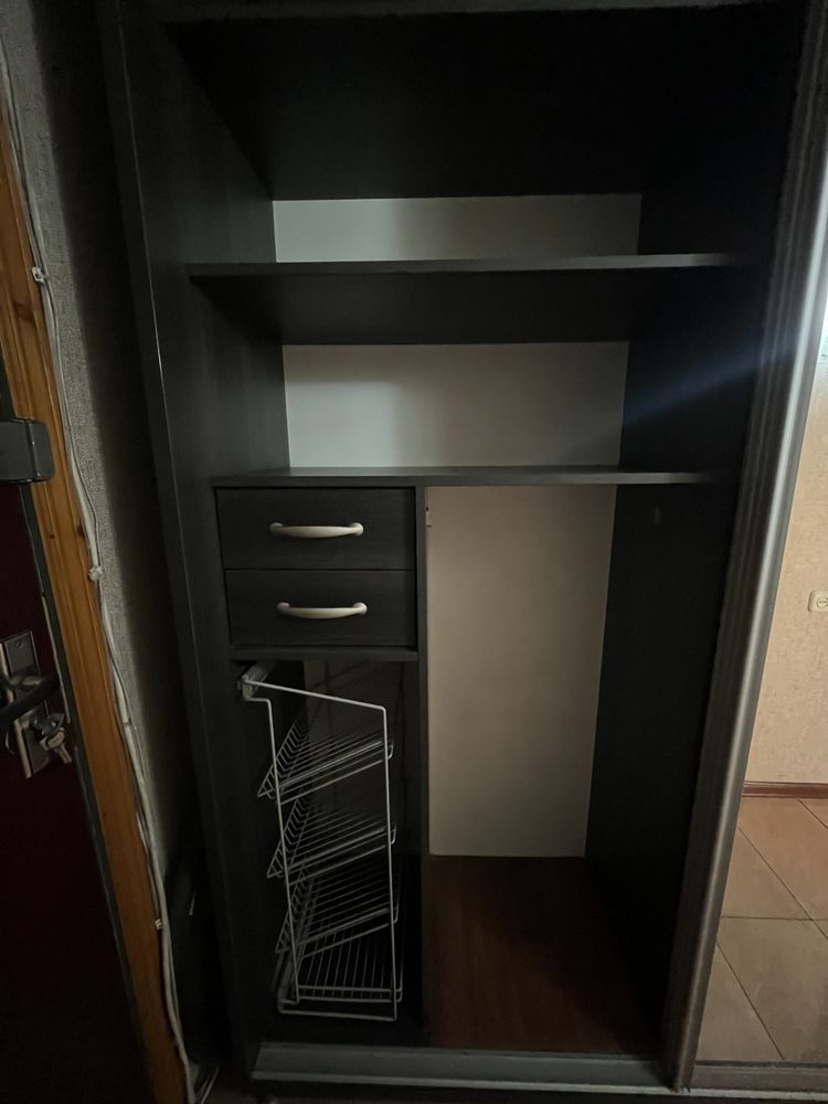 Шкаф купе с зеркалом