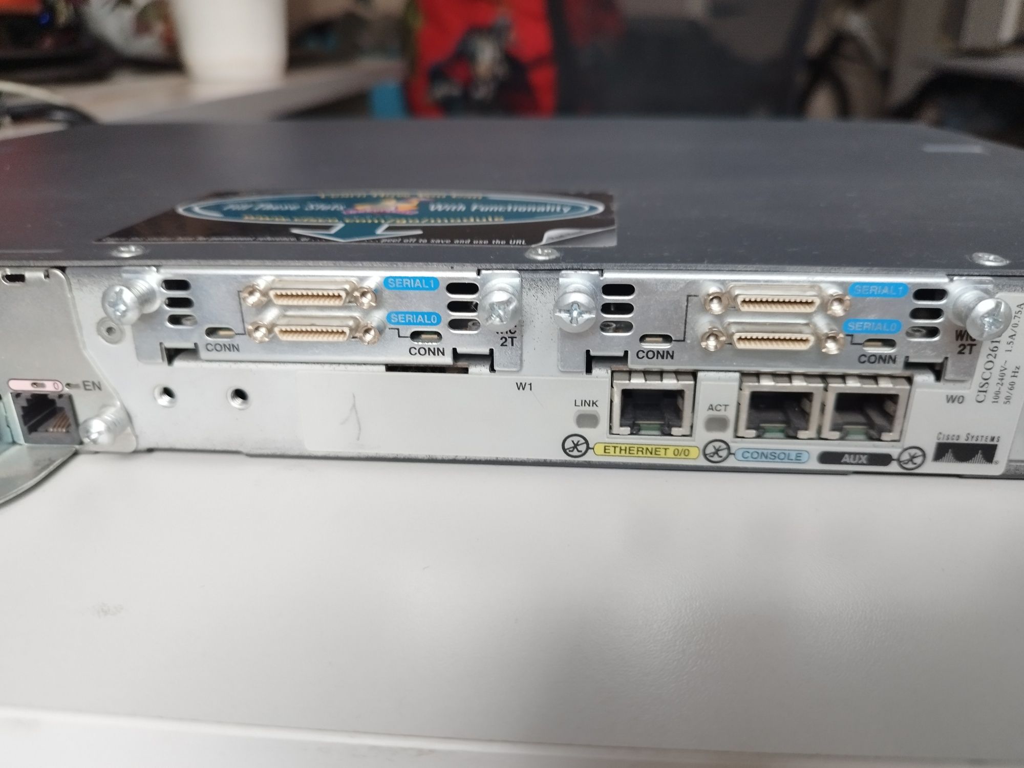 Продам маршрутизаторы CISCO