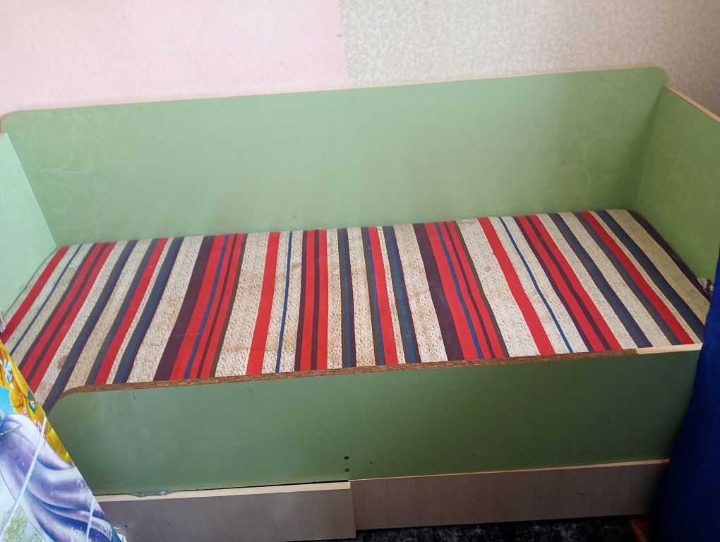 Детский кравать б/у