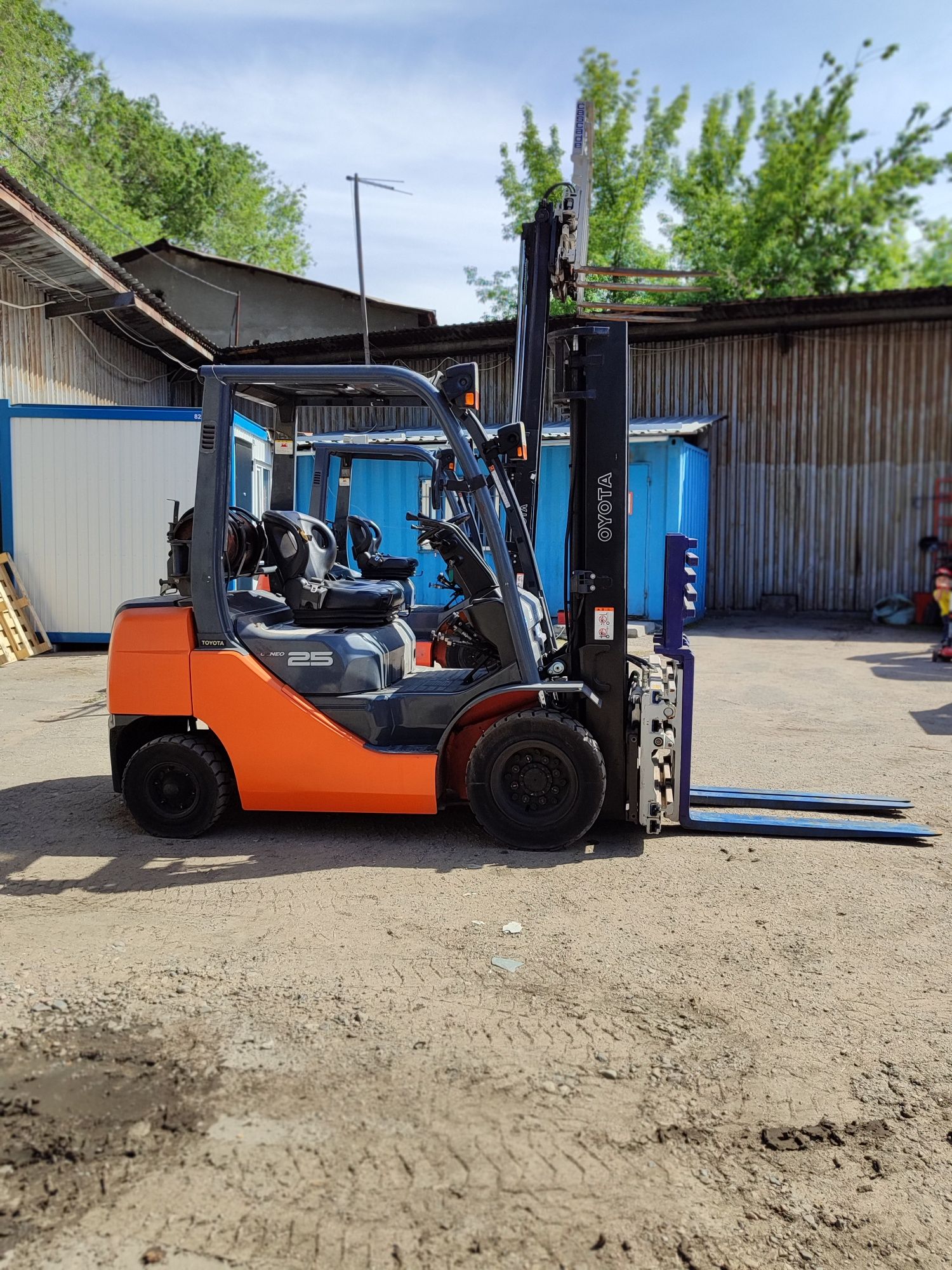 Вилочные Погрузчики 2.5 тонн газ-бензин Toyota 8G25 Cascade