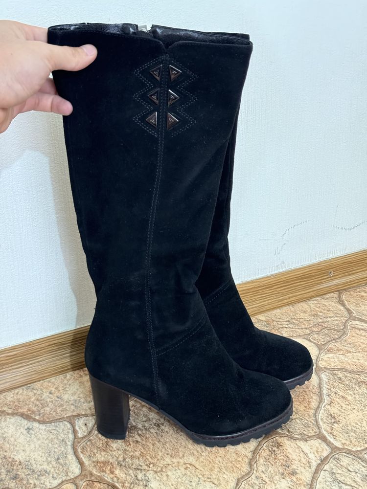 Продам женские сапоги!