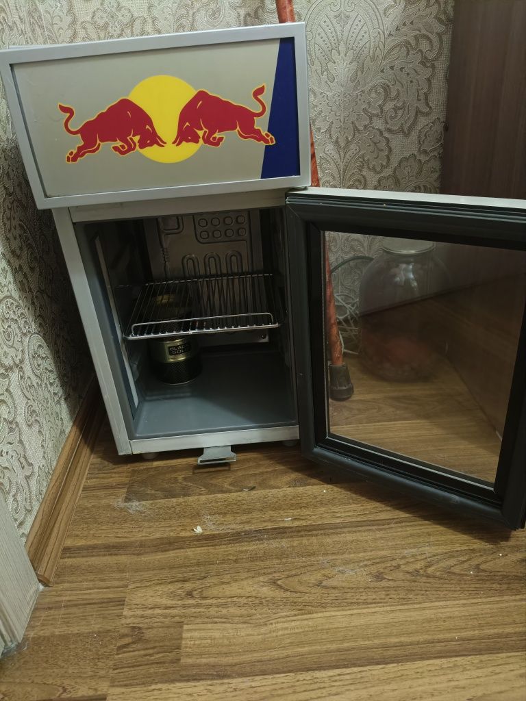 Продам холодильник для охлаждения напитков 50 тыс