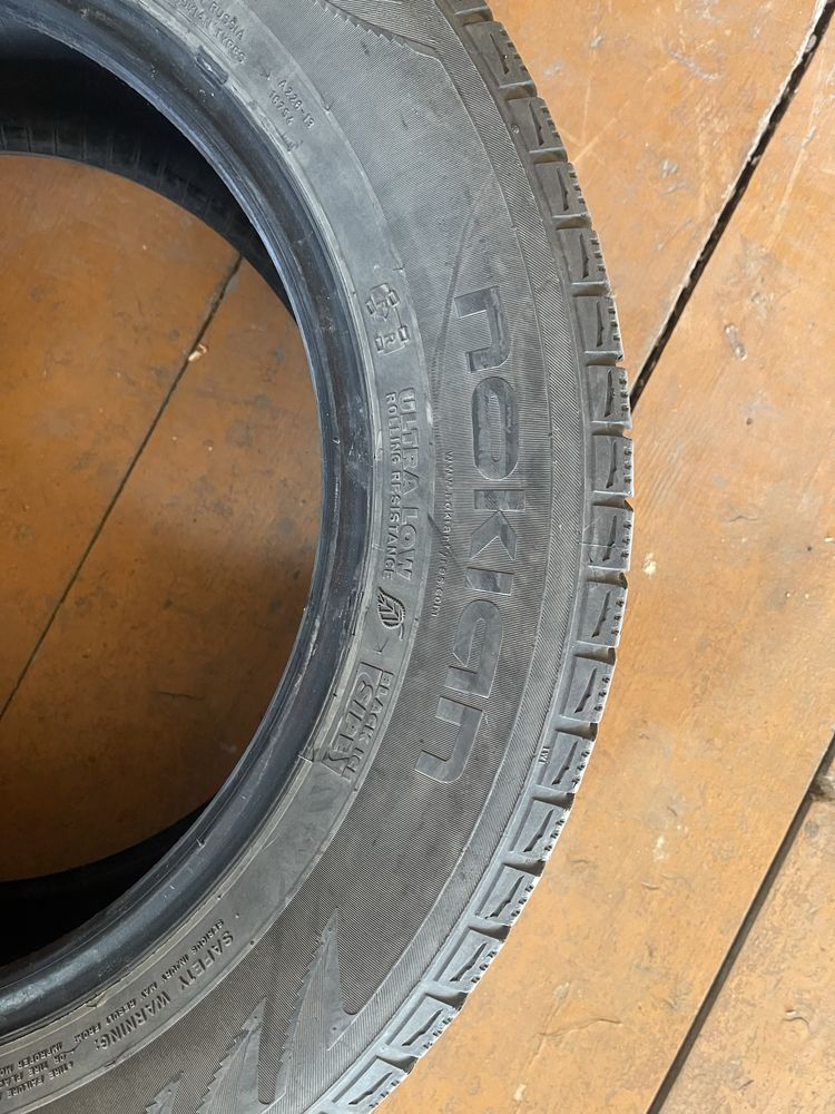 Продам шины Nokian 215/60/R16