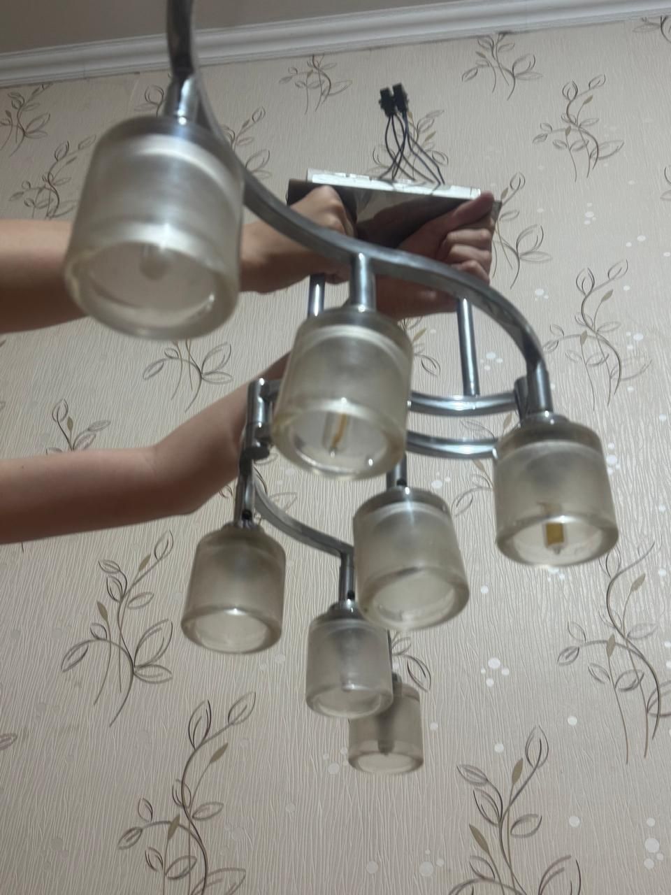 Продам люстру за 3000 тенге! Срочно