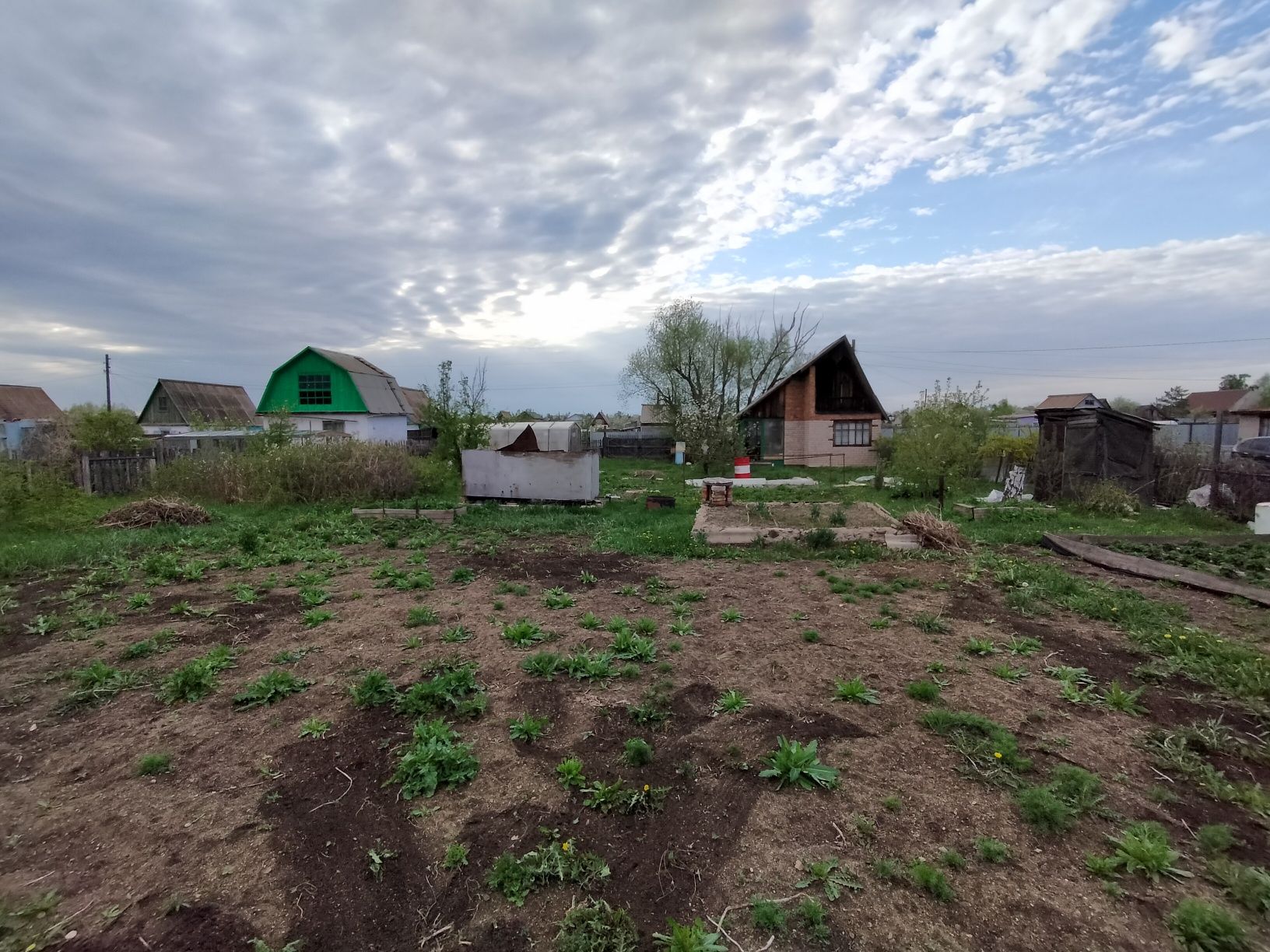 Продам дачу из двух участков 10 соток.