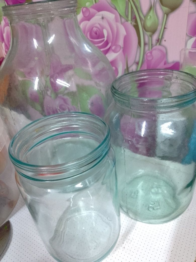 Продам банки 3х литровые,литровые,2х литровые,0,5литровые