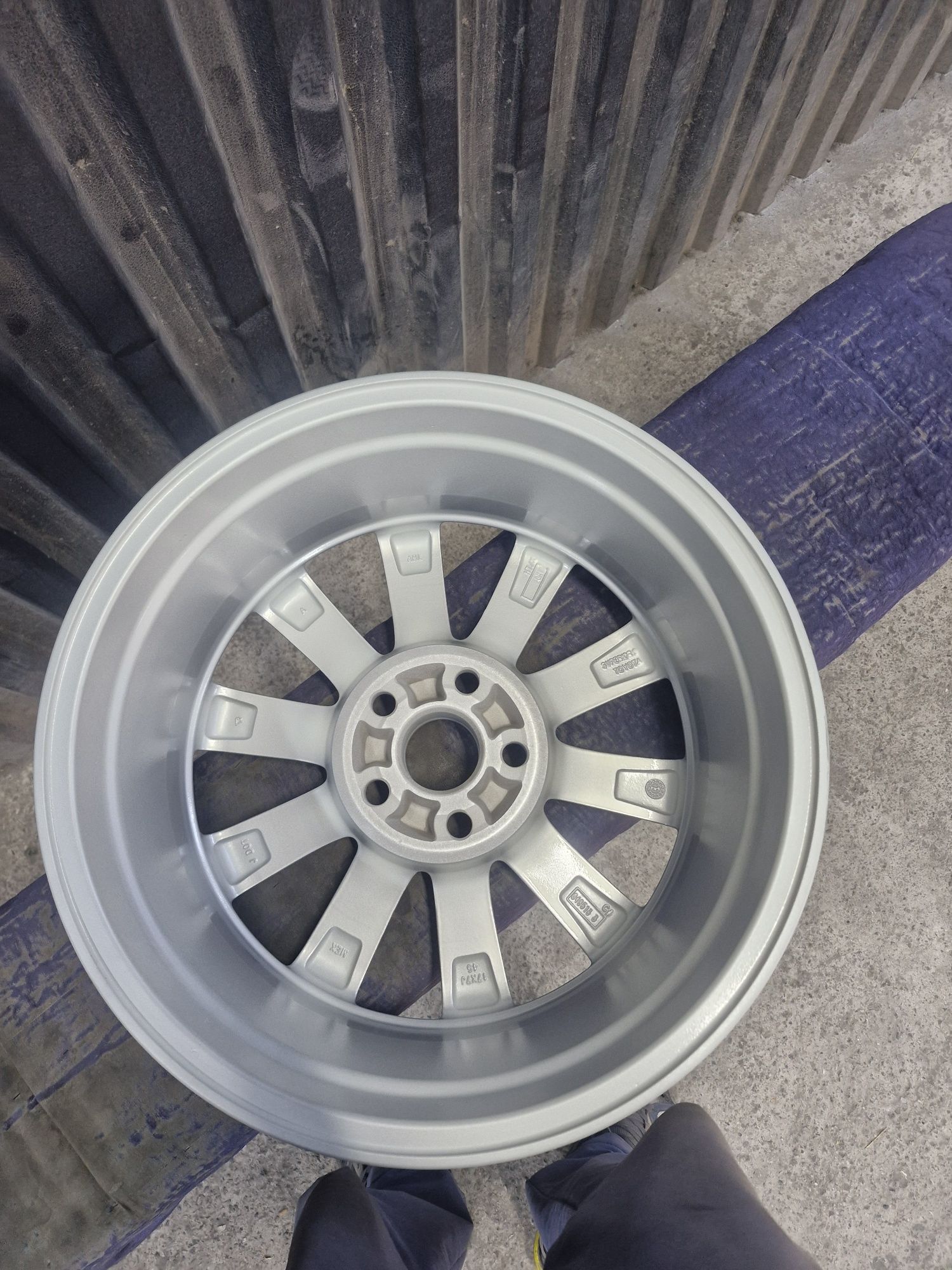 Тойота камри 50 R 17 оригинал 1 шт