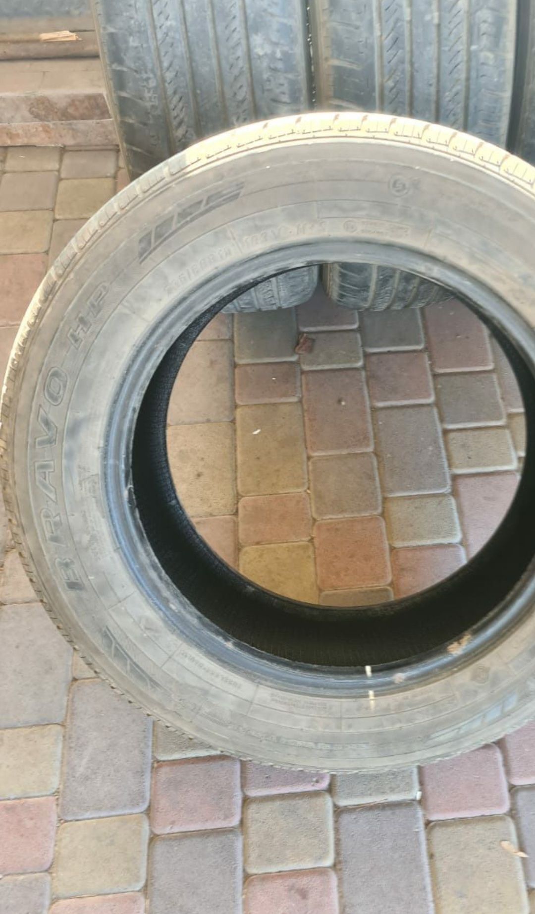 Продам летнюю резину 235/60R18
