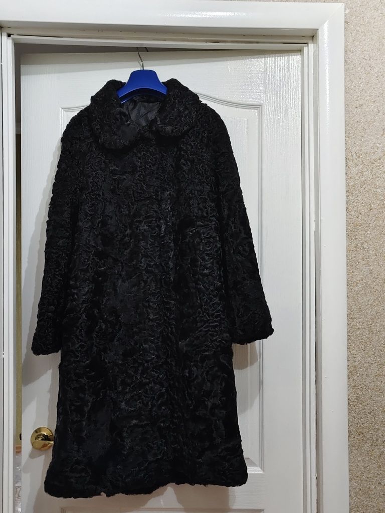 Продам шубу каракуль