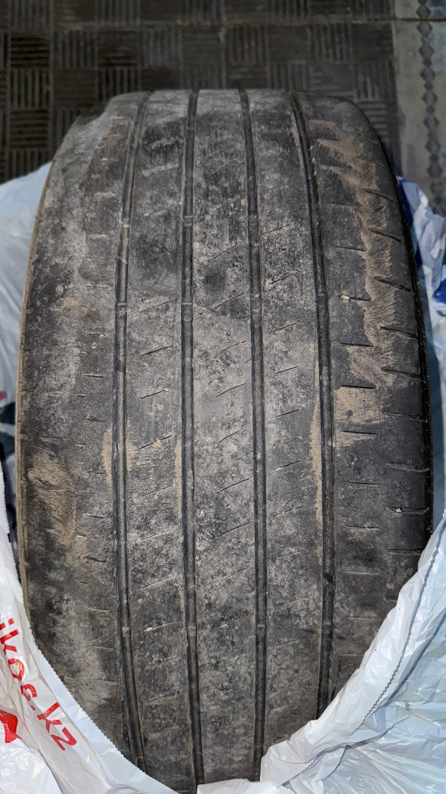 Шины летние 235/45 R18