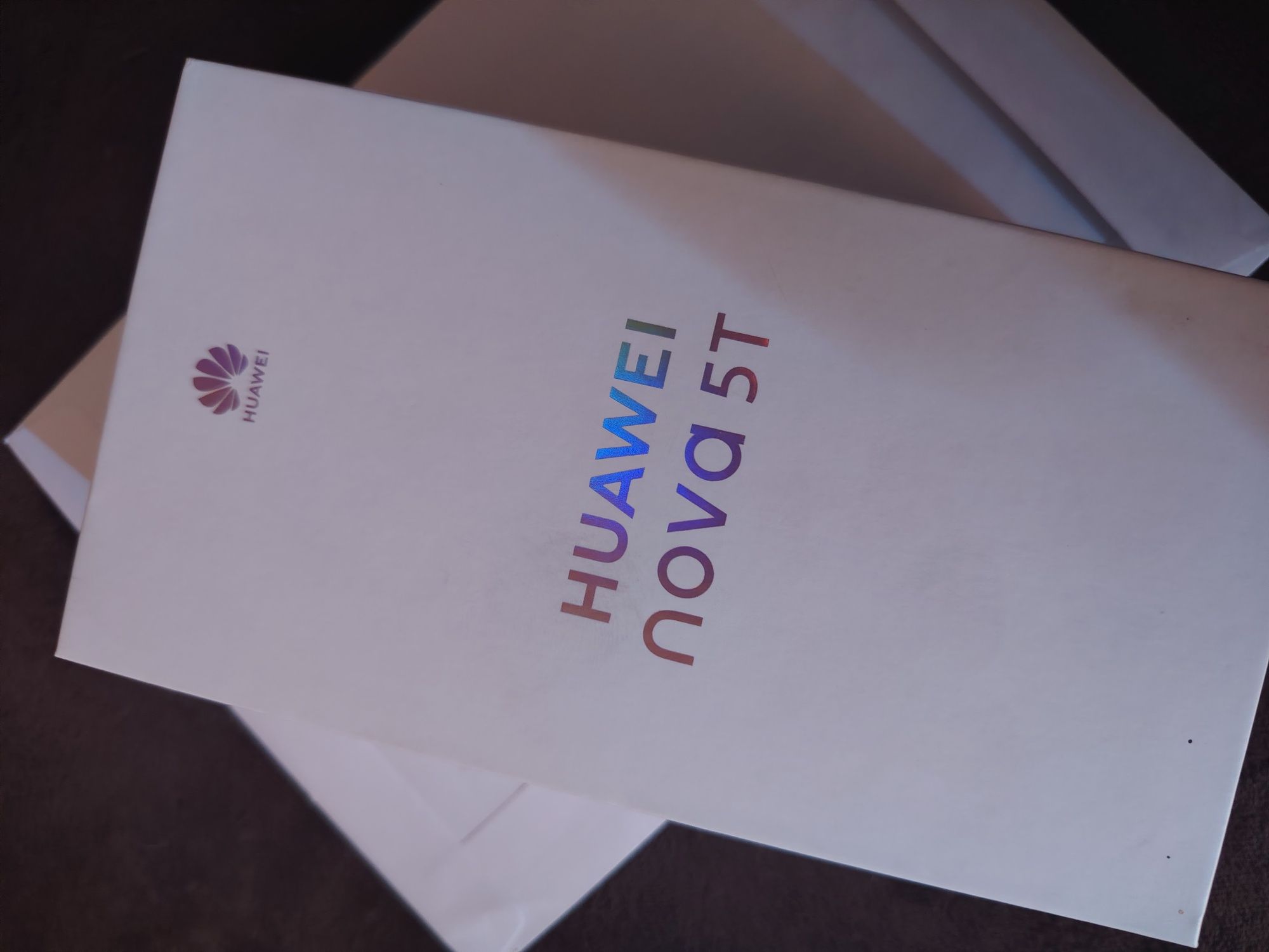 Продам телефон Huawei nova5Т!!!