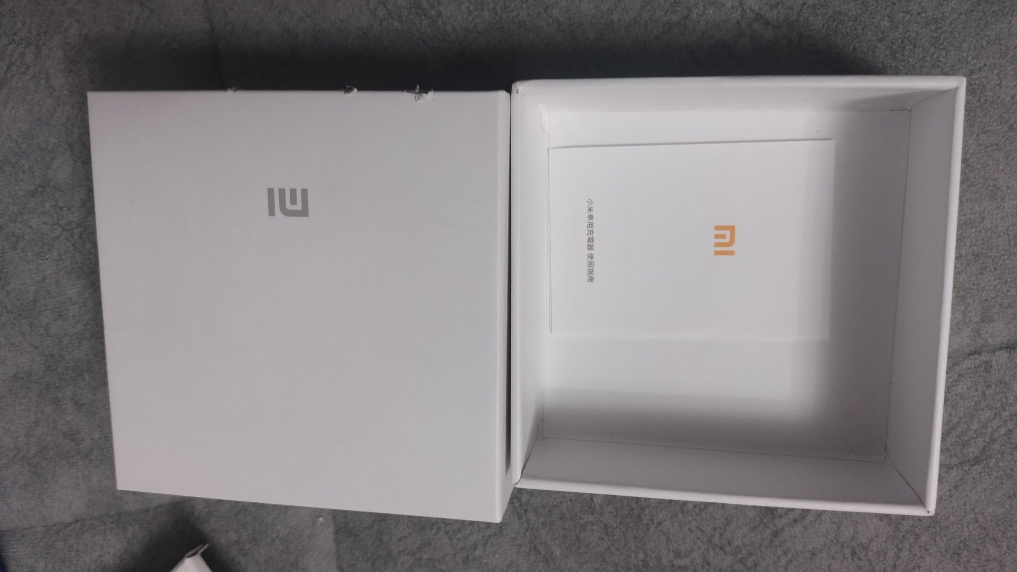 Зарядное устойство Xiaomi Mi в автомобиль