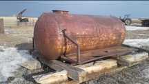Продам цестерну, синтезатор. Цена 700000 тг