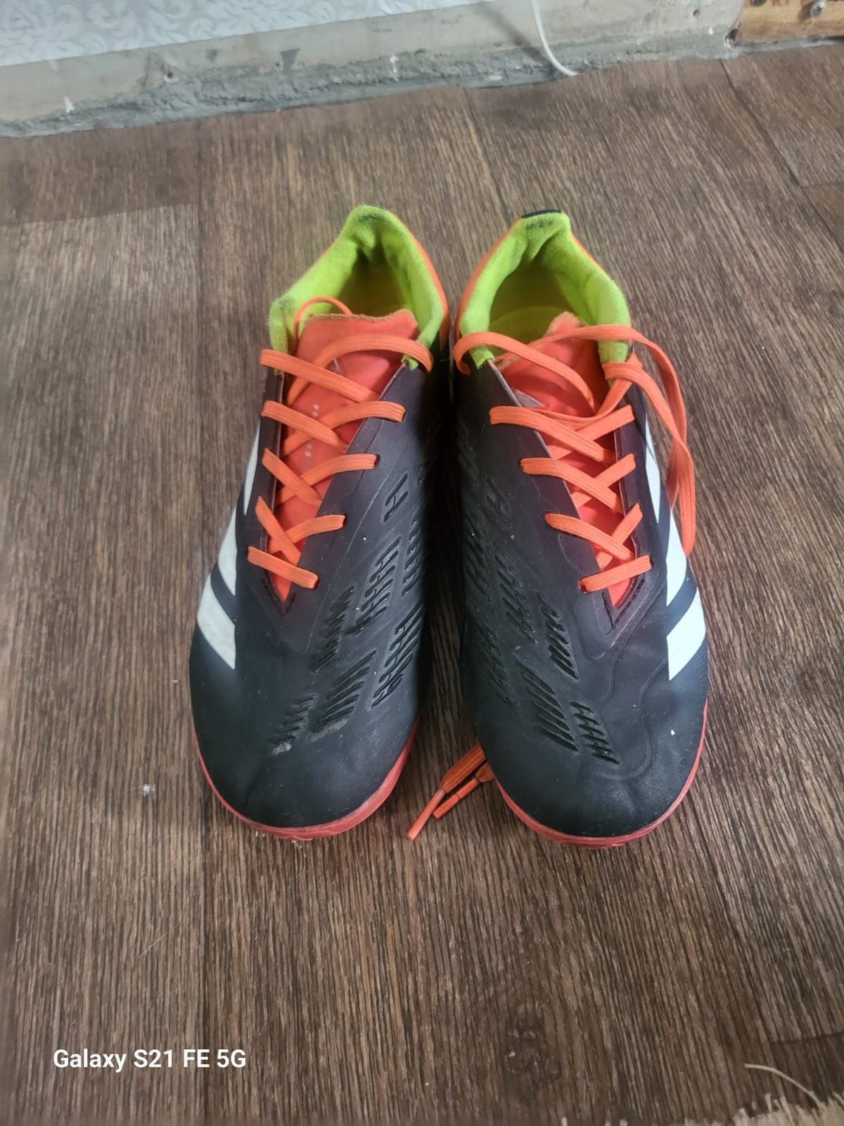Футбольная обувь adidas predator 36 размер
