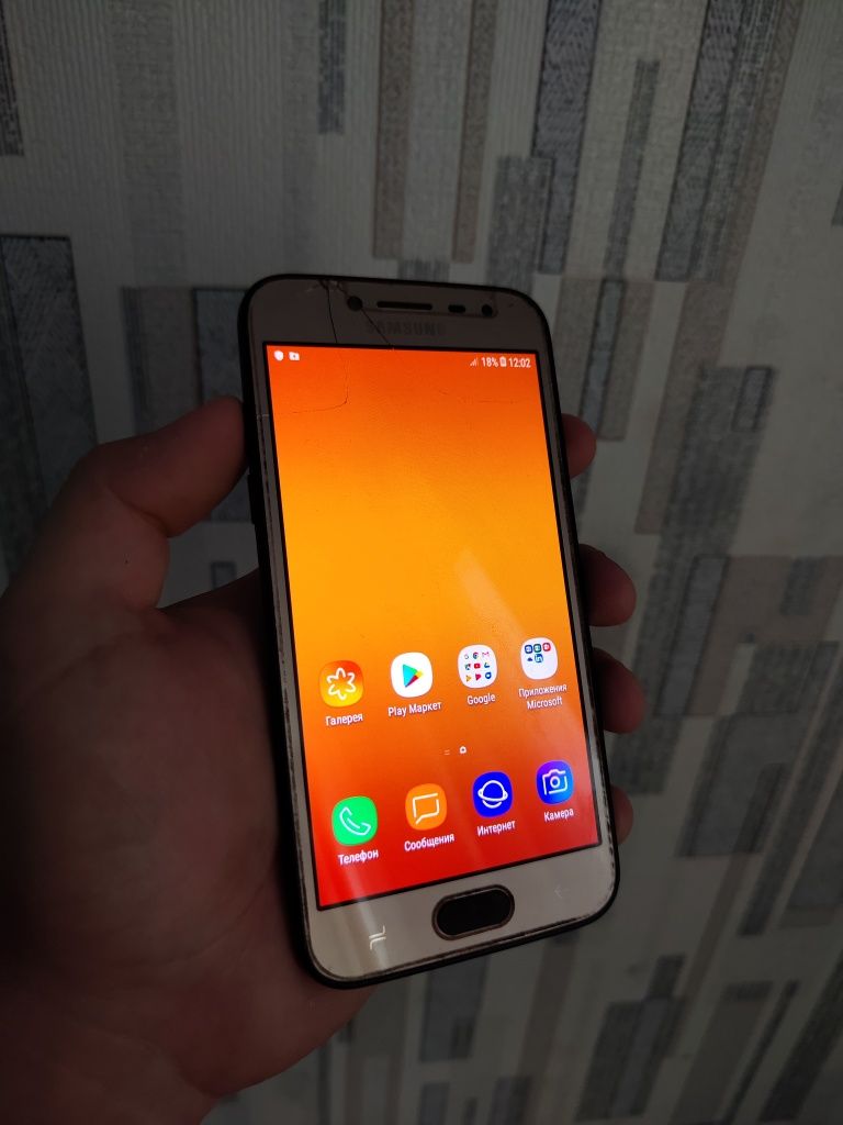 Samsung J2 16гб все работает