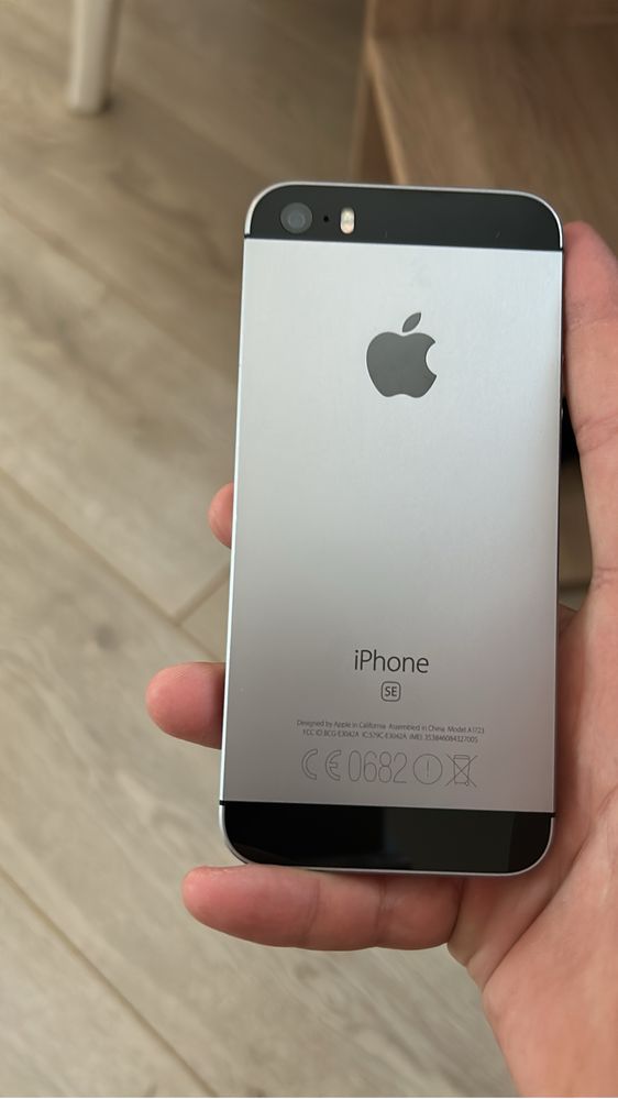 iPhone SE 2016