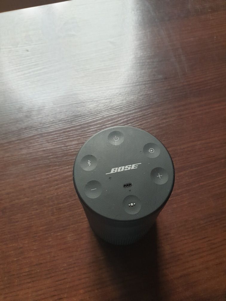 Продам портативную колонку Bose soundlink revolve